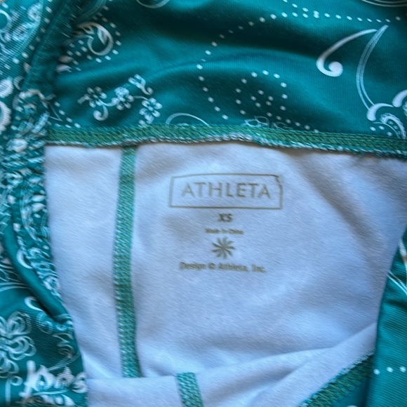 Athleta base layer in fun paisley print - Picture 2 of 2